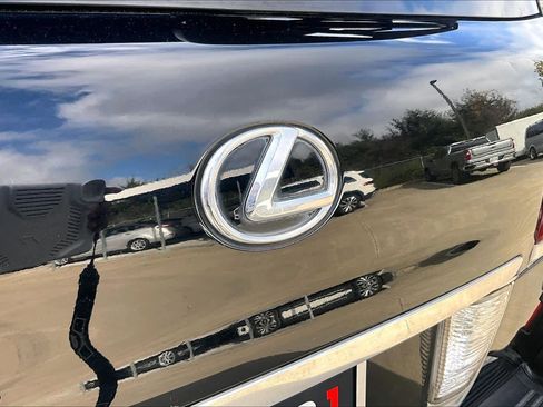 Used 2013 Lexus LX 570 4WD image 30