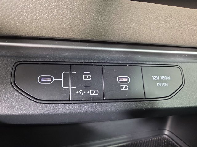 Certified 2026 Kia Carnival LXS FWD image 25