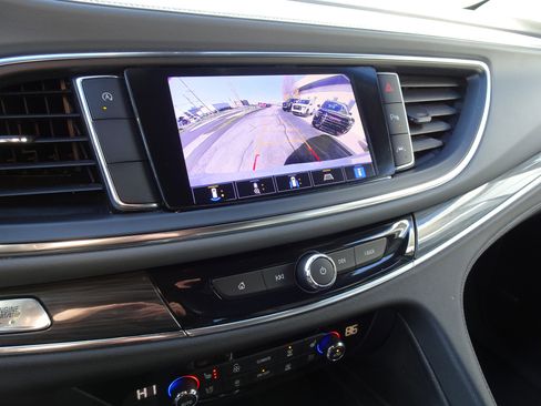 Used 2024 Buick Enclave Premium image 20