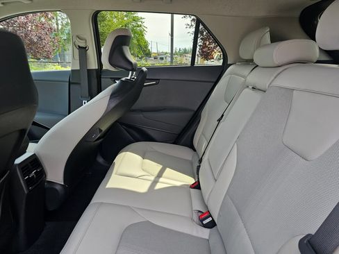 Used 2023 Kia Niro EX Touring FWD image 20