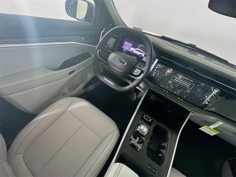 New 2025 Jeep Wagoneer S Limited image 9