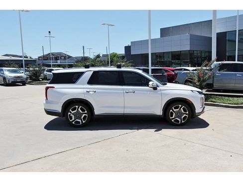 Used 2023 Hyundai Palisade Limited FWD image 6