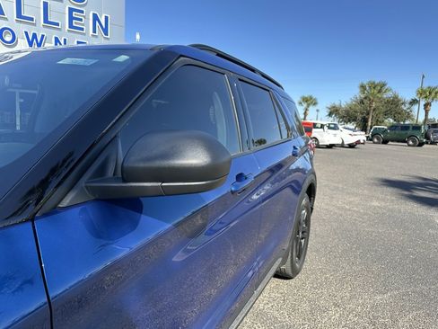 Used 2022 Ford Explorer XLT w/ Class IV Trailer Tow Package image 12