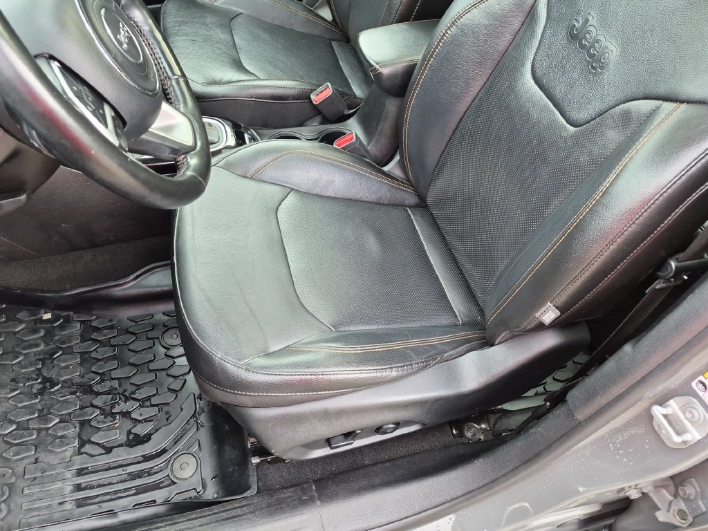 Used 2020 Jeep Compass Limited AWD/4WD image 23