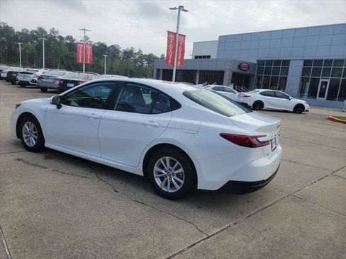 Certified 2025 Toyota Camry LE FWD image 3
