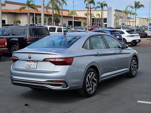 Used 2022 Volkswagen Jetta SEL image 6