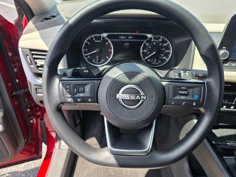 Used 2023 Nissan Rogue SV FWD image 19