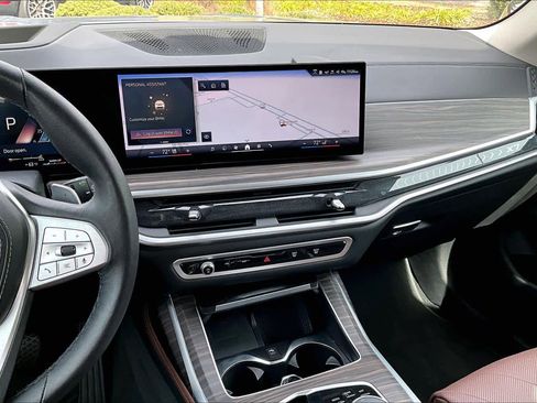 Certified 2024 BMW X7 xDrive40i w/ Premium Package image 7