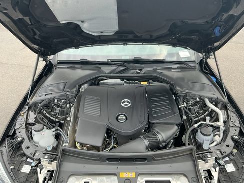 Used 2025 Mercedes-Benz C 300 4MATIC Sedan image 28