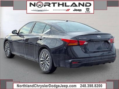 Used 2024 Nissan Altima 2.5 SV
