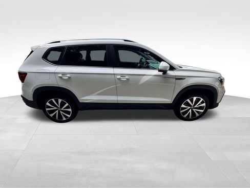 Used 2023 Volkswagen Taos SE FWD image 7