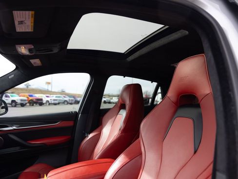 Used 2015 BMW X6 M image 12