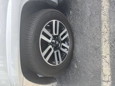 Used 2021 Toyota 4Runner Limited AWD/4WD image 9