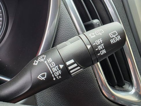 Used 2020 Chevrolet Equinox LT image 41