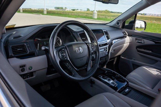Used 2017 Honda Pilot Touring image 13