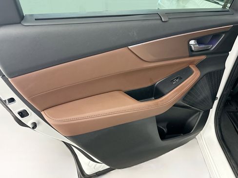 Used 2023 Acura MDX SH-AWD w/ Technology Package image 28
