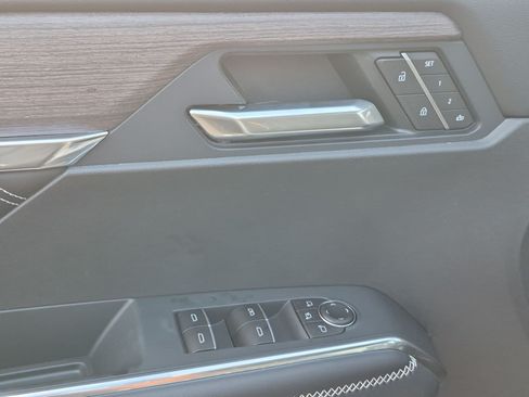 New 2026 GMC Acadia Denali w/ Super Cruise Package FWD image 25