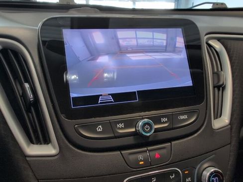 Used 2022 Chevrolet Malibu LT FWD image 22