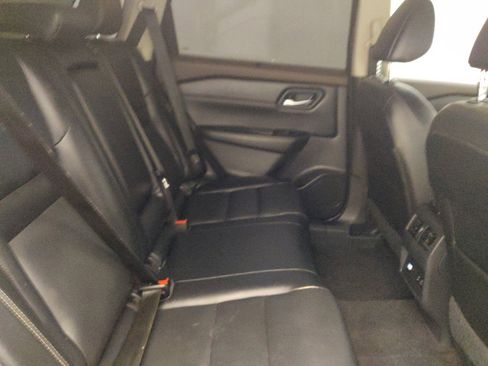 Used 2022 Nissan Rogue SL w/ SL Premium Package image 19