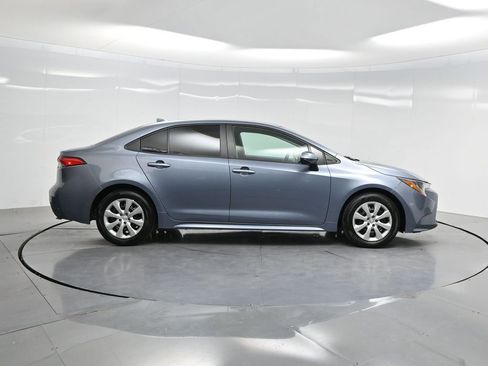 Used 2025 Toyota Corolla LE image 36