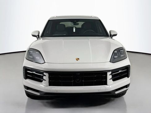 Certified 2025 Porsche Cayenne AWD/4WD image 6