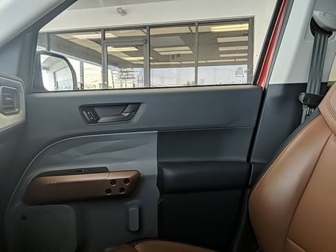 Used 2022 Ford Maverick Lariat w/ Lariat Luxury Package image 27