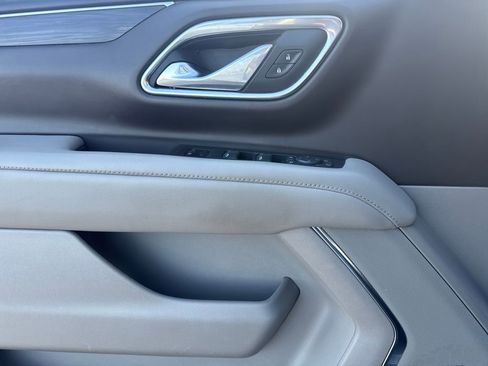 Used 2024 Chevrolet Suburban Z71 w/ Luxury Package image 19