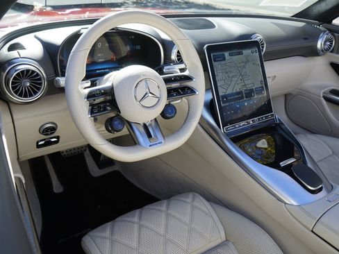 Used 2022 Mercedes-Benz SL 55 AMG 4MATIC w/ Driver Assistance Package image 16