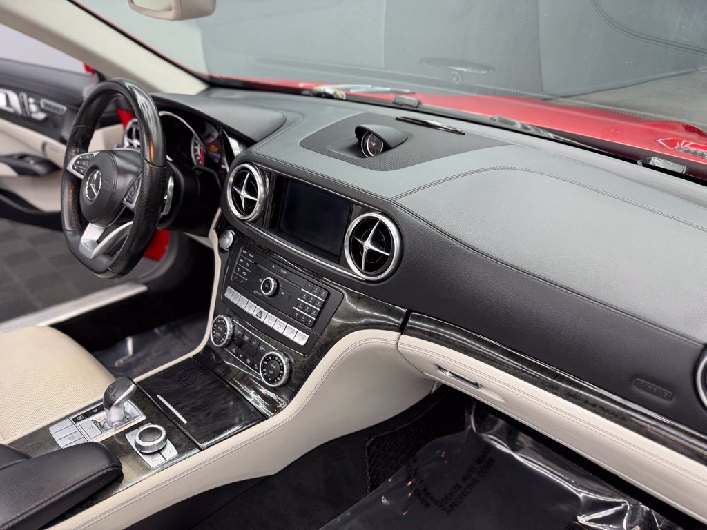 Used 2017 Mercedes-Benz SL 550 w/ Driver Assistance Package image 38