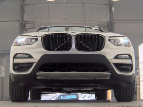 Used 2018 BMW X3 xDrive30i AWD/4WD image 3