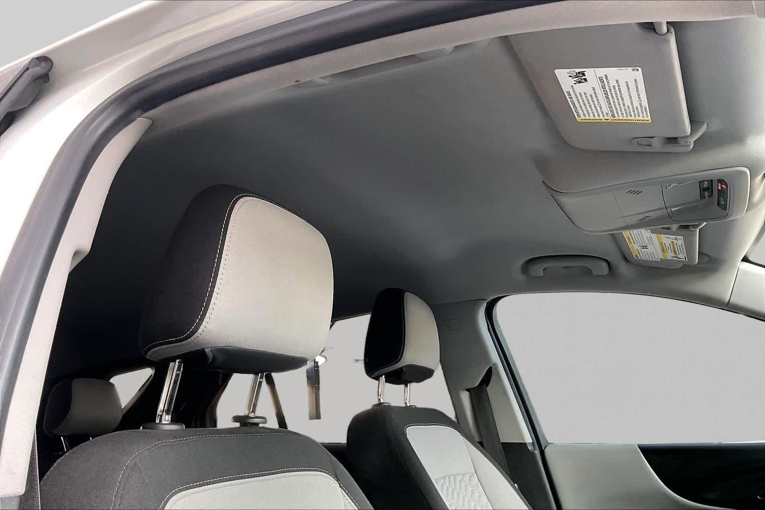 Used 2021 Chevrolet Equinox LS w/ LPO, Blackout Package FWD image 14