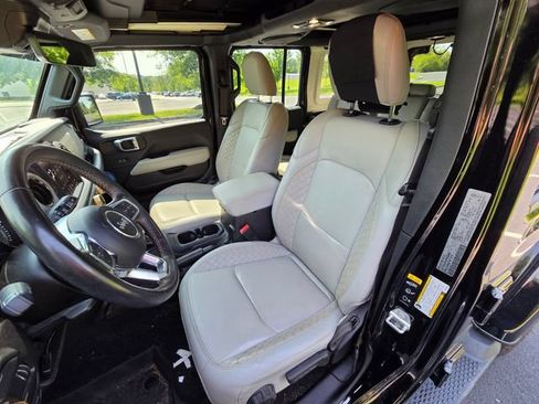 Used 2023 Jeep Wrangler Unlimited Sahara AWD/4WD image 14