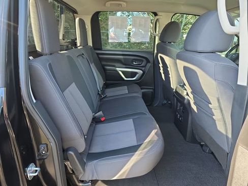 Used 2021 Nissan Titan SV w/ SV Convenience Package image 10
