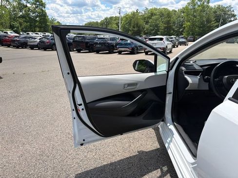Certified 2025 Toyota Corolla LE w/ Convenience Package FWD image 25