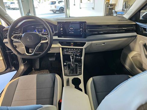 New 2025 Volkswagen Jetta SE image 18