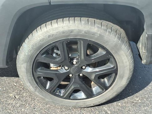Used 2023 Jeep Renegade Altitude w/ Sun/Sound Group AWD/4WD image 21