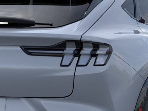 New 2026 Ford Mustang Mach-E Premium image 21