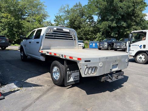 Used 2018 RAM 3500 Tradesman w/ Chrome Appearance Group AWD/4WD image 4