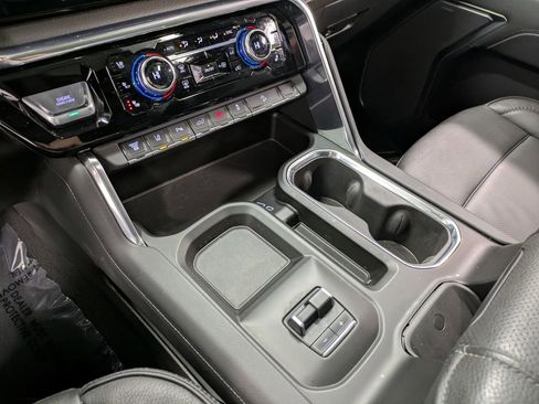 Used 2024 GMC Sierra 2500 Denali image 15