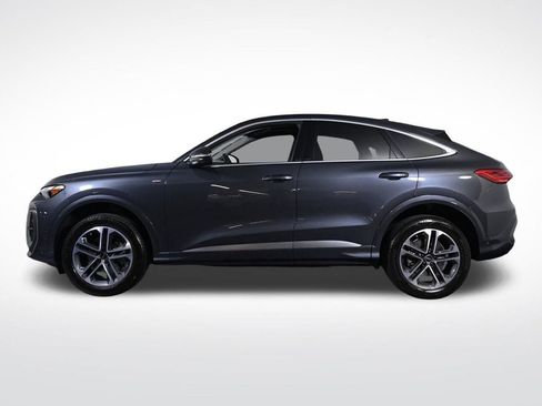 Used 2025 Audi Q5 Premium AWD/4WD image 2