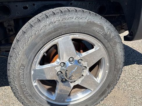 Used 2015 Chevrolet Silverado 2500 LTZ AWD/4WD image 15