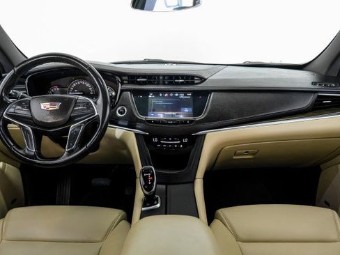 Used 2019 Cadillac XT5 FWD image 11