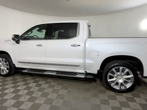 Used 2023 Chevrolet Silverado 1500 High Country w/ High Country Premium Package AWD/4WD image 8