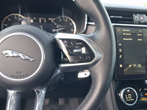 Used 2023 Jaguar F-PACE S AWD/4WD image 21