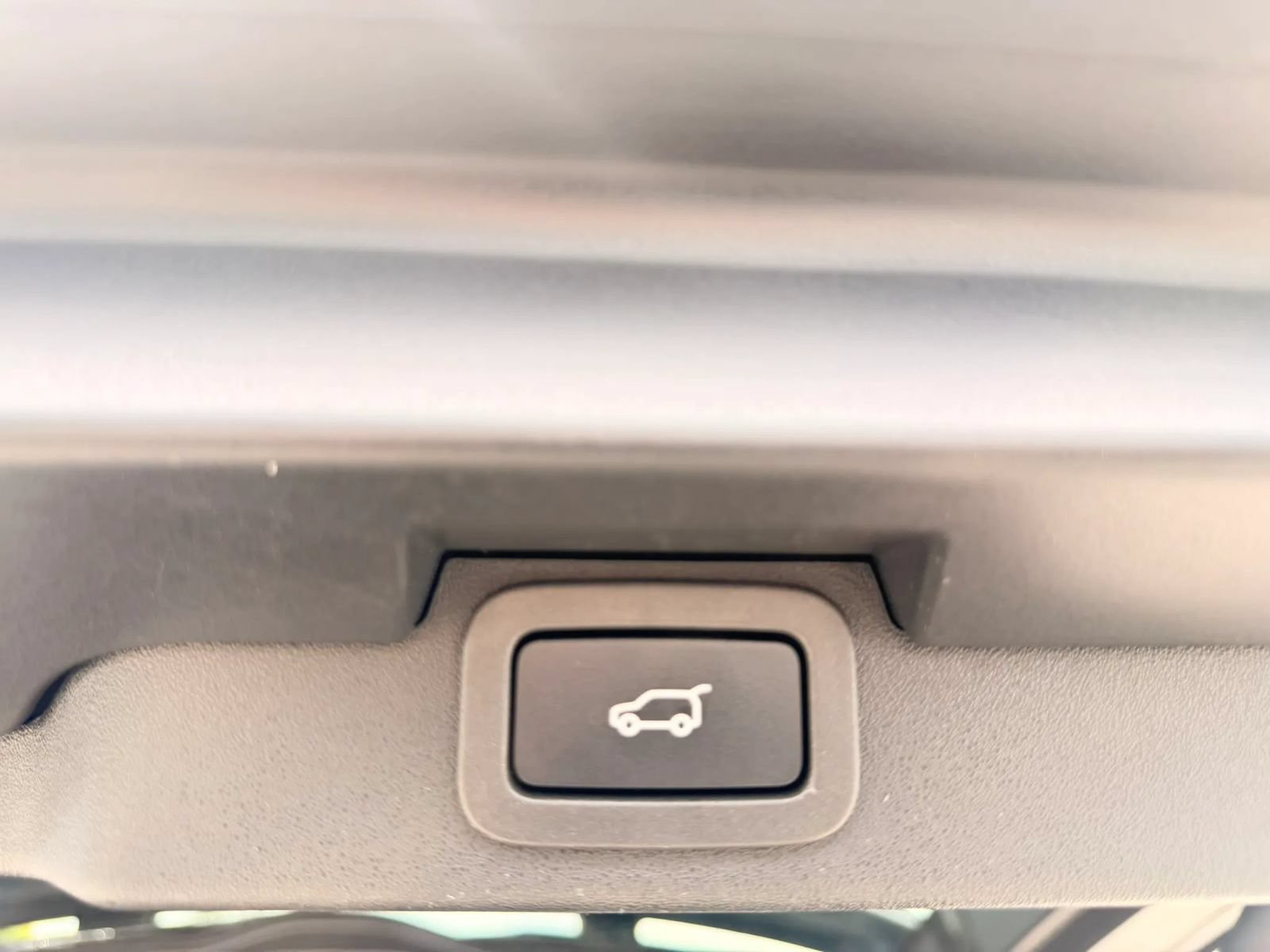 Used 2020 Land Rover Discovery Landmark AWD/4WD image 36