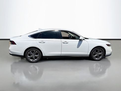 Used 2023 Honda Accord EX image 4