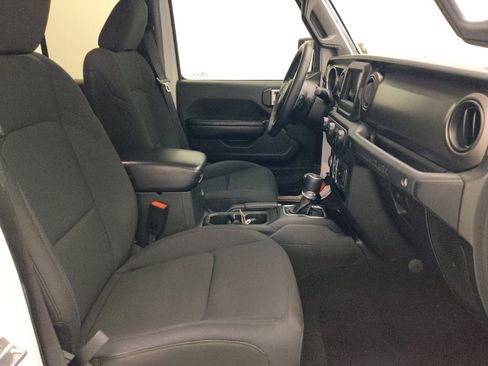 Used 2018 Jeep Wrangler Unlimited Sport S AWD/4WD image 21