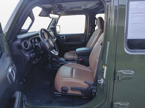 Used 2022 Jeep Gladiator Overland w/ Popular Equipment Package image 19