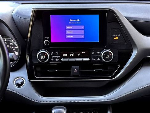 Used 2023 Toyota Highlander LE image 28