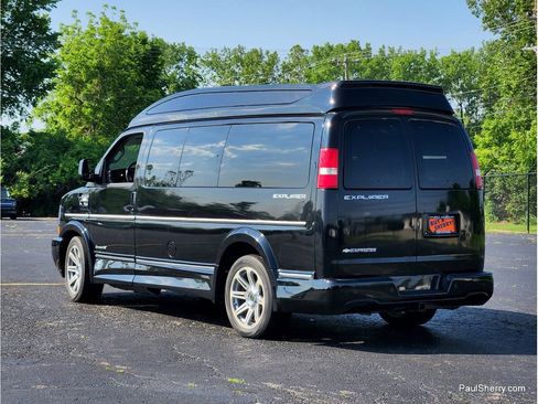 Used 2019 Chevrolet Express 2500 w/ Enhanced Convenience Package RWD image 8